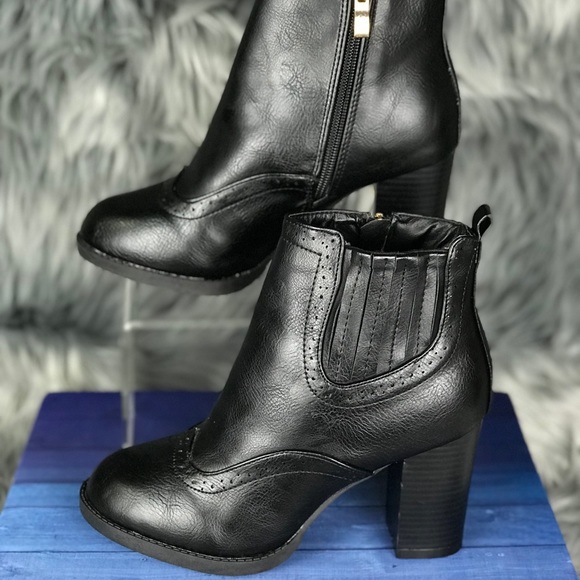 Bella Marie Shoes - ROUND TOE OXFORD BOOTIES.
